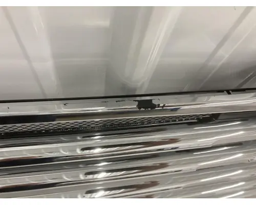 FREIGHTLINER M2-106 Grille