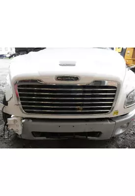 FREIGHTLINER M2 106 Grille