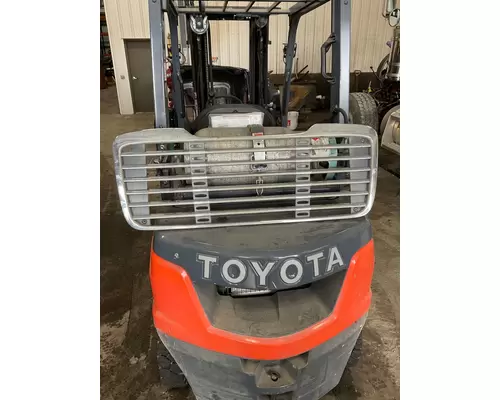 FREIGHTLINER M2 106 Grille