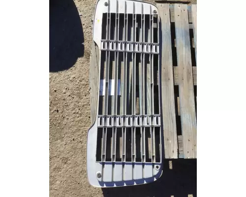 FREIGHTLINER M2-106 Grille