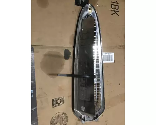 FREIGHTLINER M2-106 Grille