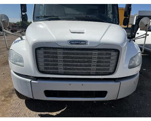 FREIGHTLINER M2 106 Grille