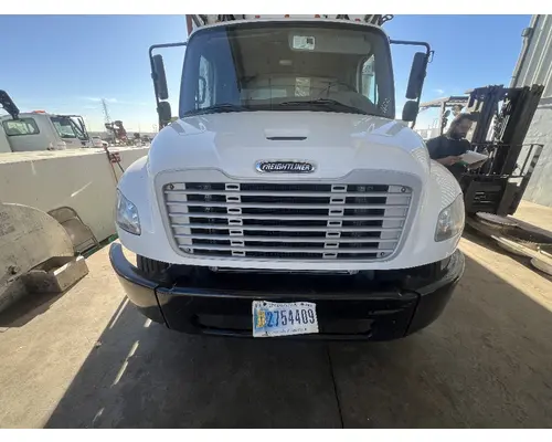FREIGHTLINER M2 106 Grille