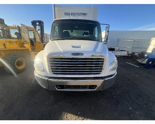 FREIGHTLINER M2 106 Grille