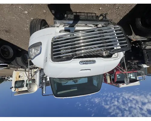 FREIGHTLINER M2 106 Grille
