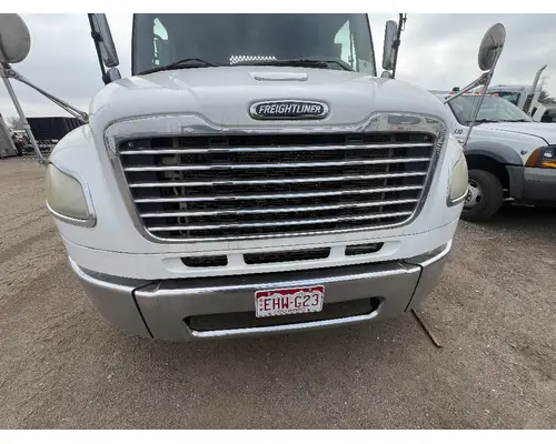 FREIGHTLINER M2 106 Grille