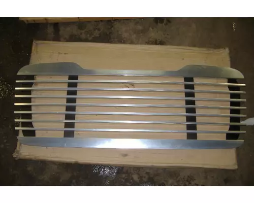 FREIGHTLINER M2 106 Grille