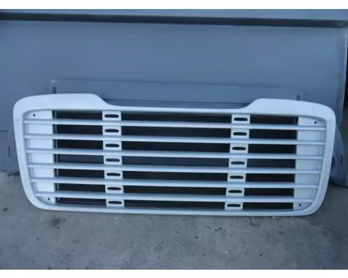 FREIGHTLINER M2 106 Grille