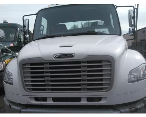 FREIGHTLINER M2 106 HOOD