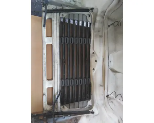 FREIGHTLINER M2 106 HOOD