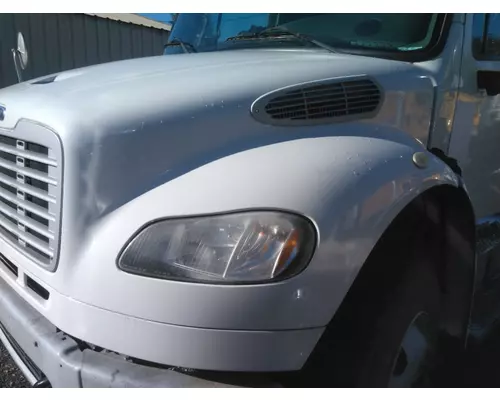 FREIGHTLINER M2 106 HOOD
