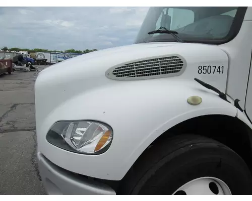 FREIGHTLINER M2 106 HOOD