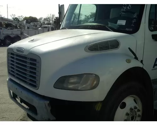 FREIGHTLINER M2 106 HOOD