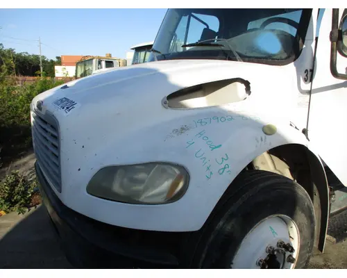 FREIGHTLINER M2 106 HOOD