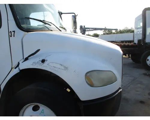 FREIGHTLINER M2 106 HOOD