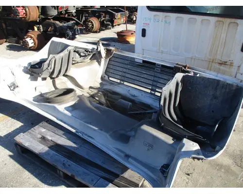 FREIGHTLINER M2 106 HOOD