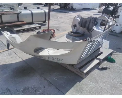 FREIGHTLINER M2 106 HOOD