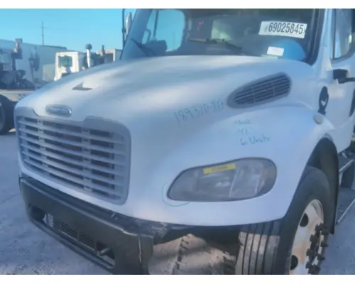 FREIGHTLINER M2 106 HOOD