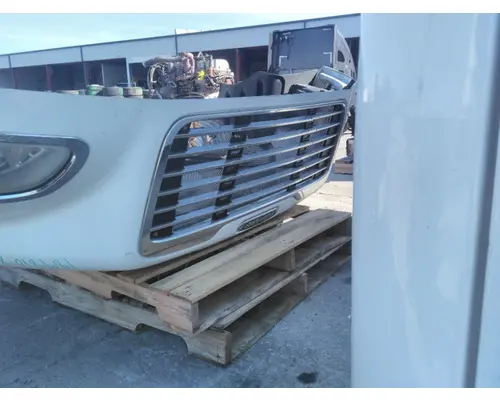 FREIGHTLINER M2 106 HOOD