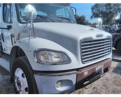 FREIGHTLINER M2 106 HOOD