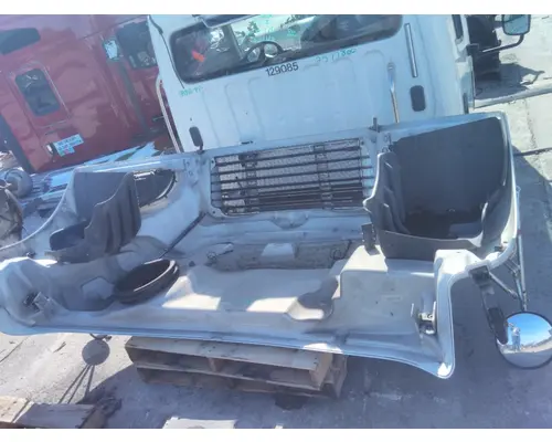 FREIGHTLINER M2 106 HOOD