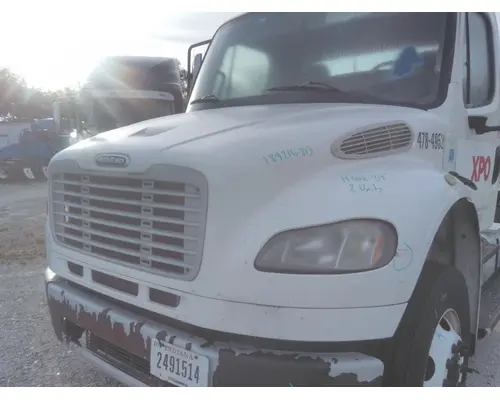 FREIGHTLINER M2 106 HOOD