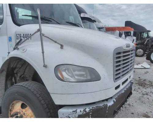 FREIGHTLINER M2 106 HOOD