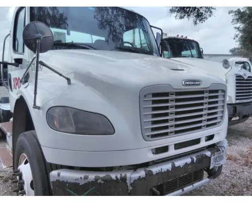 FREIGHTLINER M2 106 HOOD