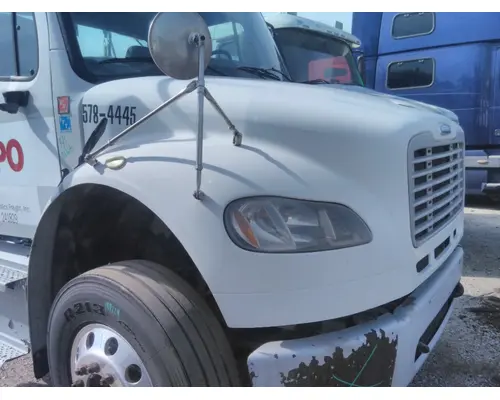 FREIGHTLINER M2 106 HOOD