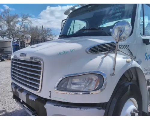 FREIGHTLINER M2 106 HOOD