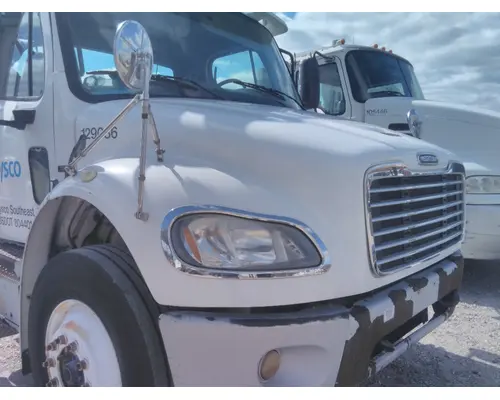 FREIGHTLINER M2 106 HOOD