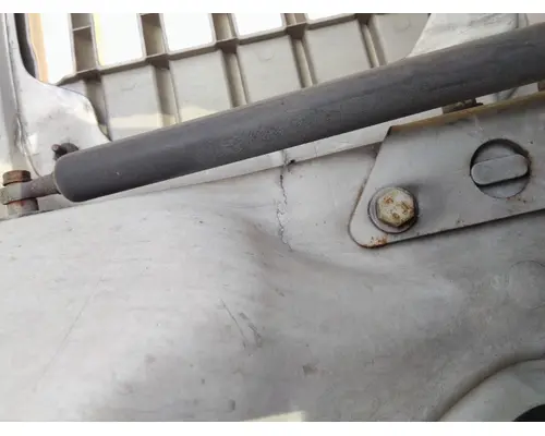 FREIGHTLINER M2 106 HOOD