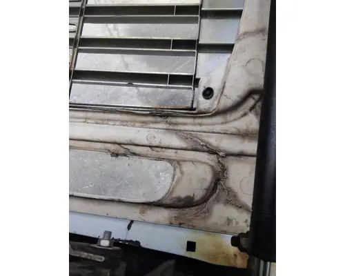 FREIGHTLINER M2 106 HOOD