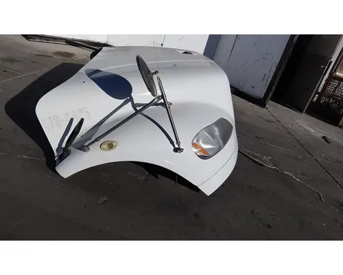 FREIGHTLINER M2 106 HOOD