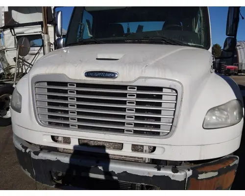 FREIGHTLINER M2 106 HOOD
