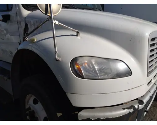 FREIGHTLINER M2 106 HOOD