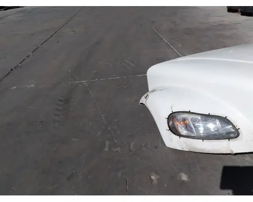 FREIGHTLINER M2 106 HOOD