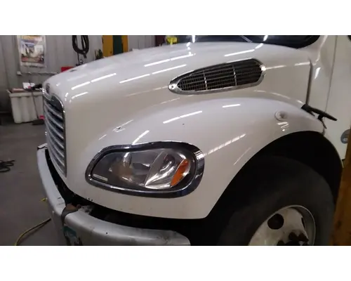 FREIGHTLINER M2 106 HOOD