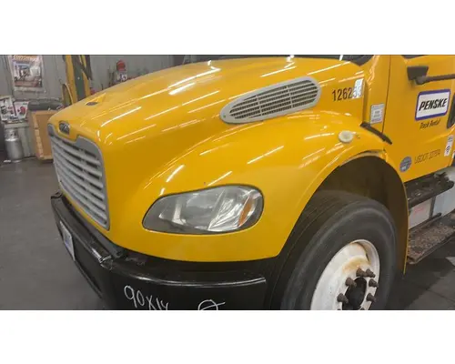 FREIGHTLINER M2 106 HOOD