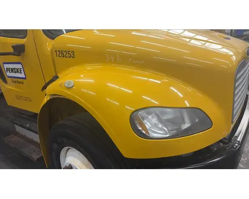 FREIGHTLINER M2 106 HOOD