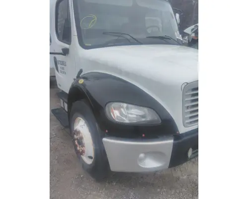 FREIGHTLINER M2 106 HOOD