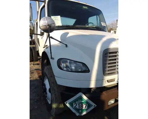 FREIGHTLINER M2 106 HOOD