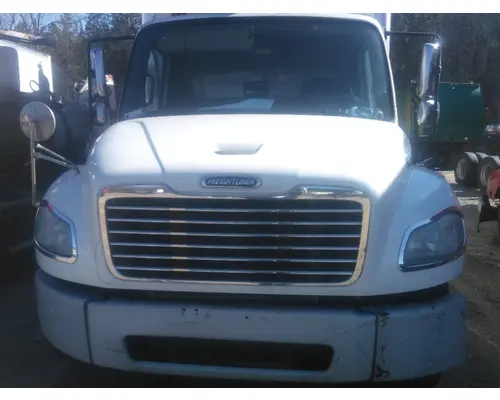 FREIGHTLINER M2 106 HOOD