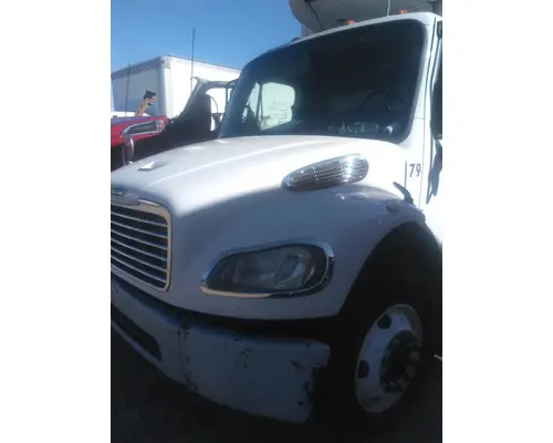 FREIGHTLINER M2 106 HOOD