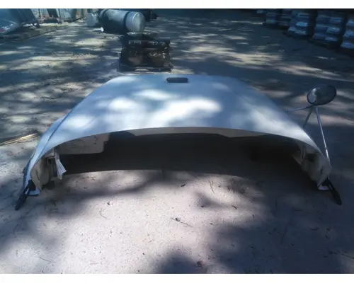 FREIGHTLINER M2 106 HOOD