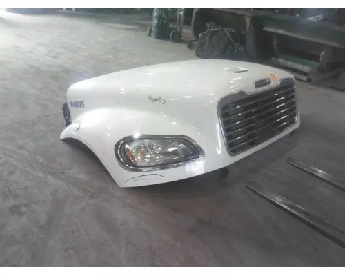 FREIGHTLINER M2 106 HOOD