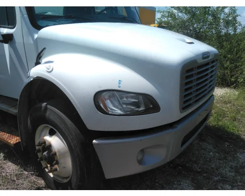 FREIGHTLINER M2 106 HOOD