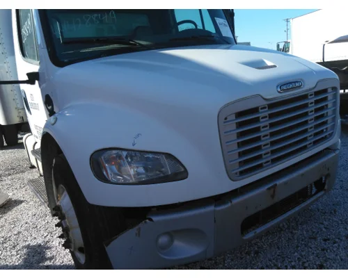 FREIGHTLINER M2 106 HOOD