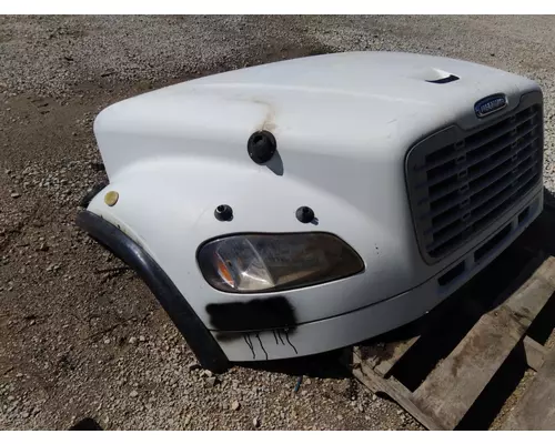 FREIGHTLINER M2 106 HOOD