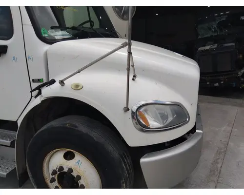 FREIGHTLINER M2 106 HOOD
